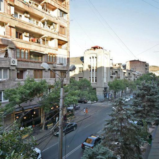 Rent Inn Yerevan On Sakharov Square Extérieur photo