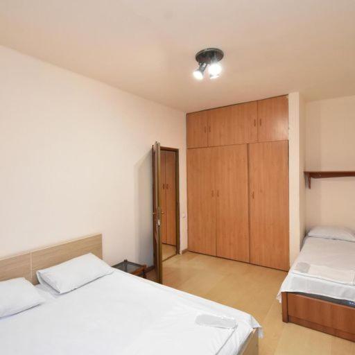 Rent Inn Yerevan On Sakharov Square Extérieur photo