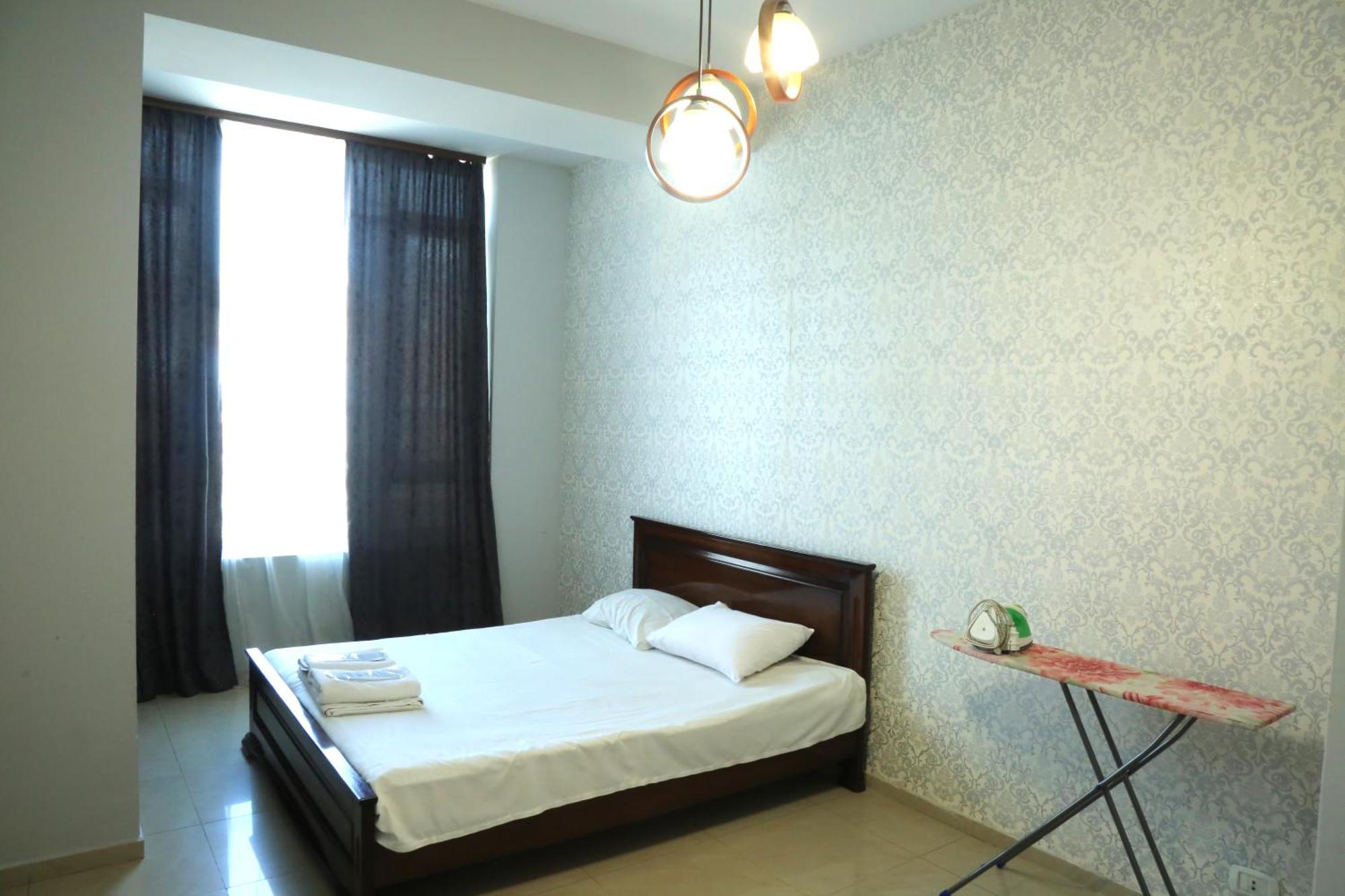 Rent Inn Yerevan On Sakharov Square Extérieur photo
