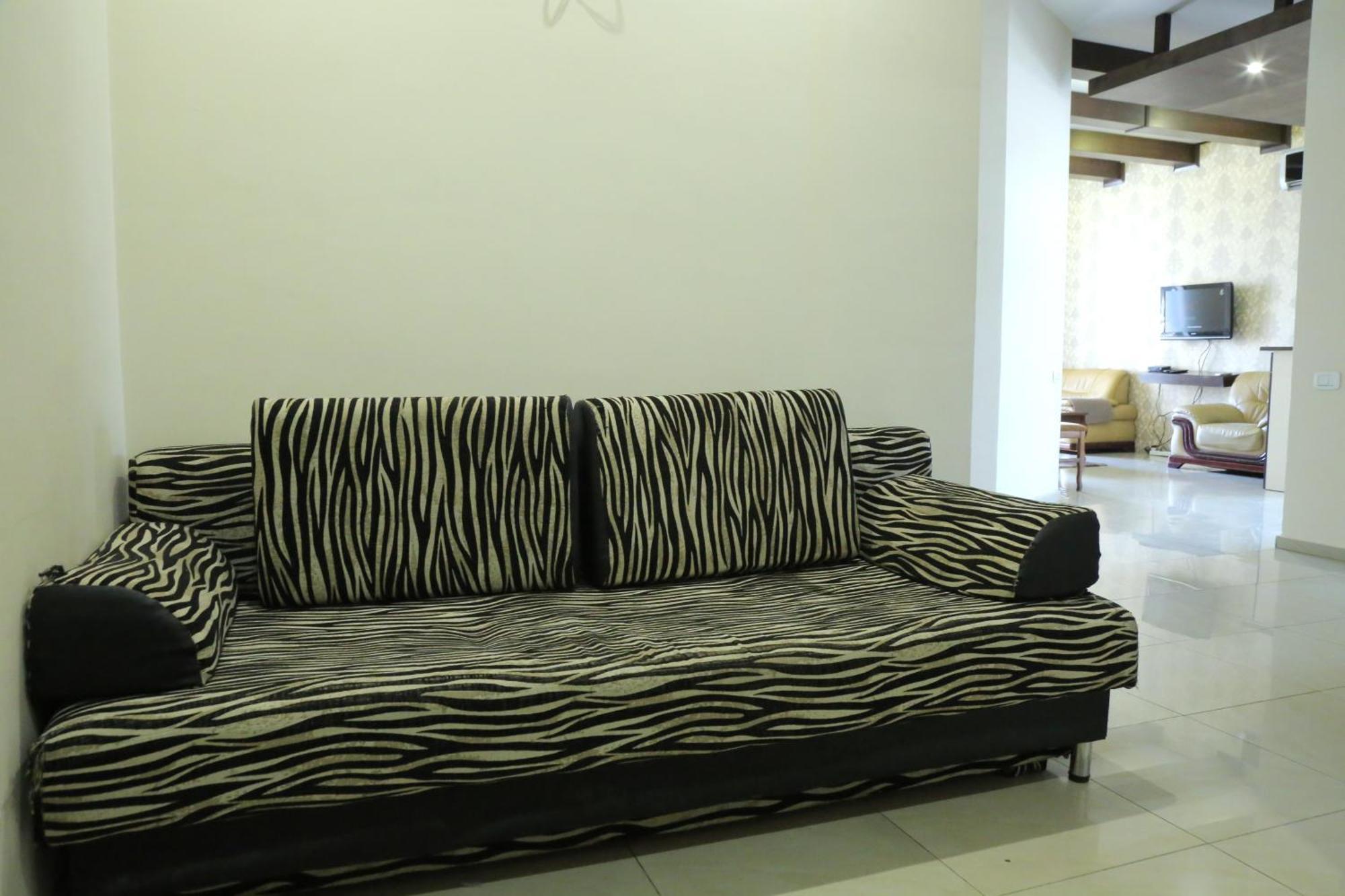Rent Inn Yerevan On Sakharov Square Extérieur photo