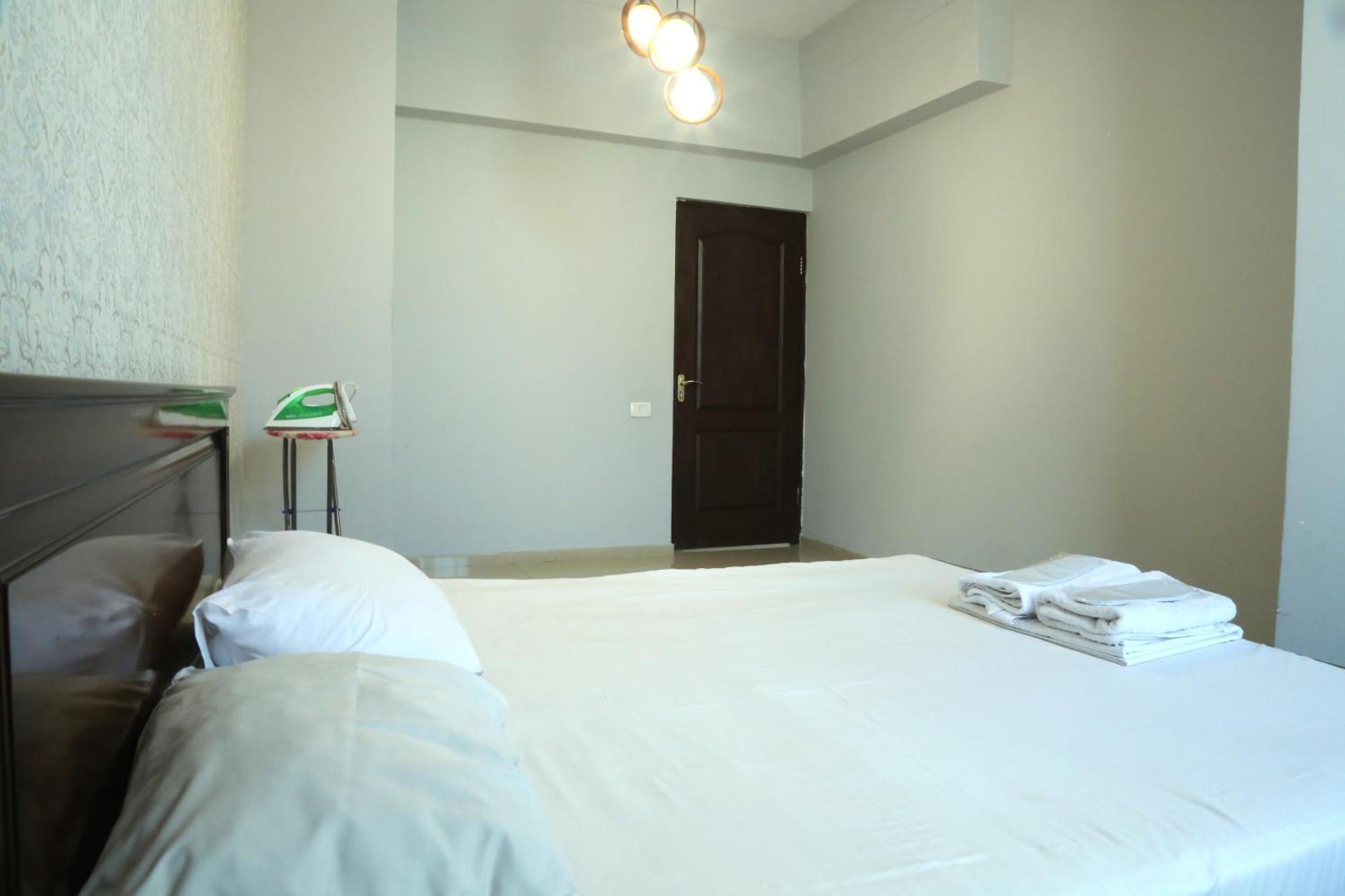 Rent Inn Yerevan On Sakharov Square Extérieur photo