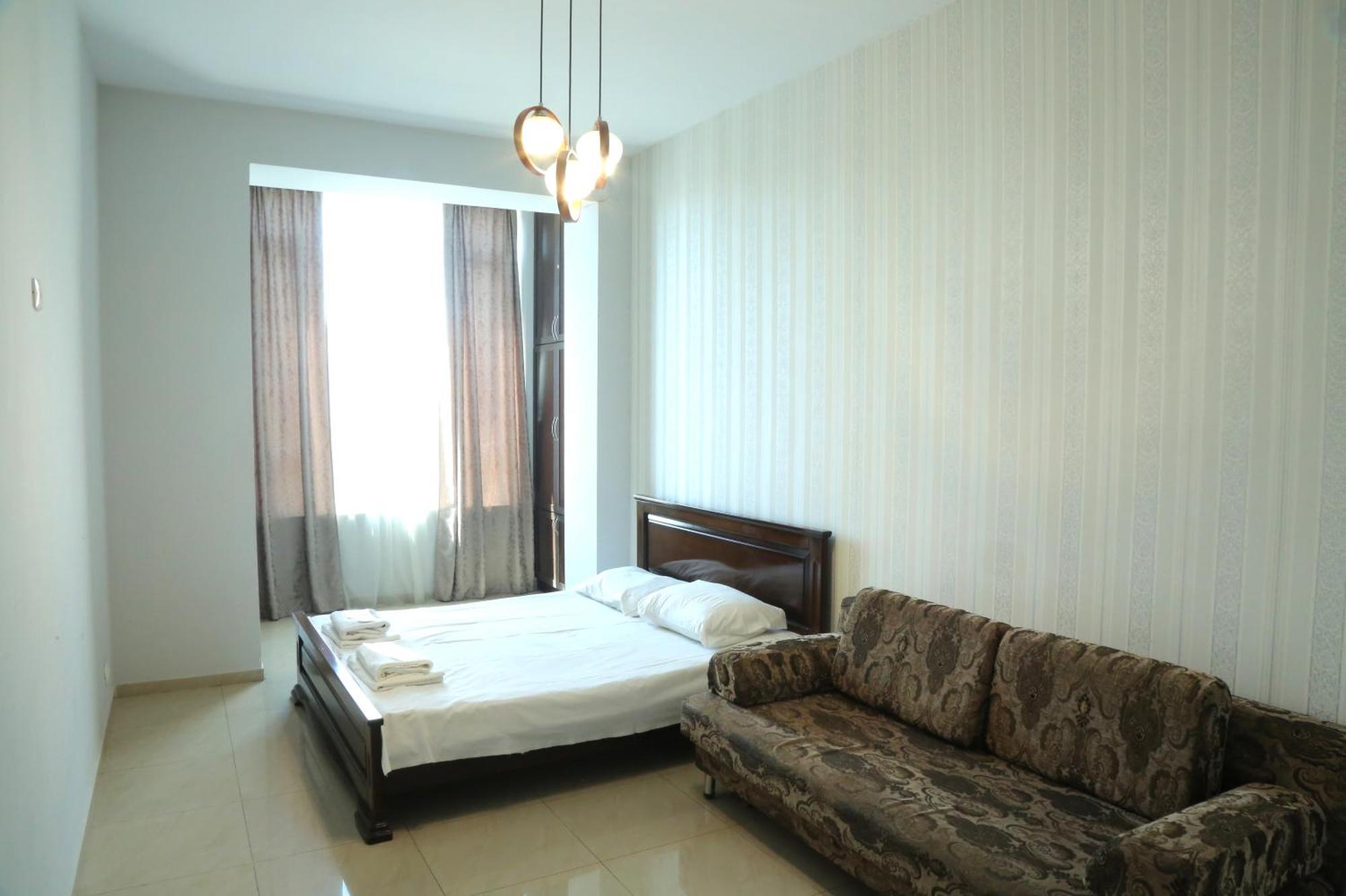 Rent Inn Yerevan On Sakharov Square Extérieur photo