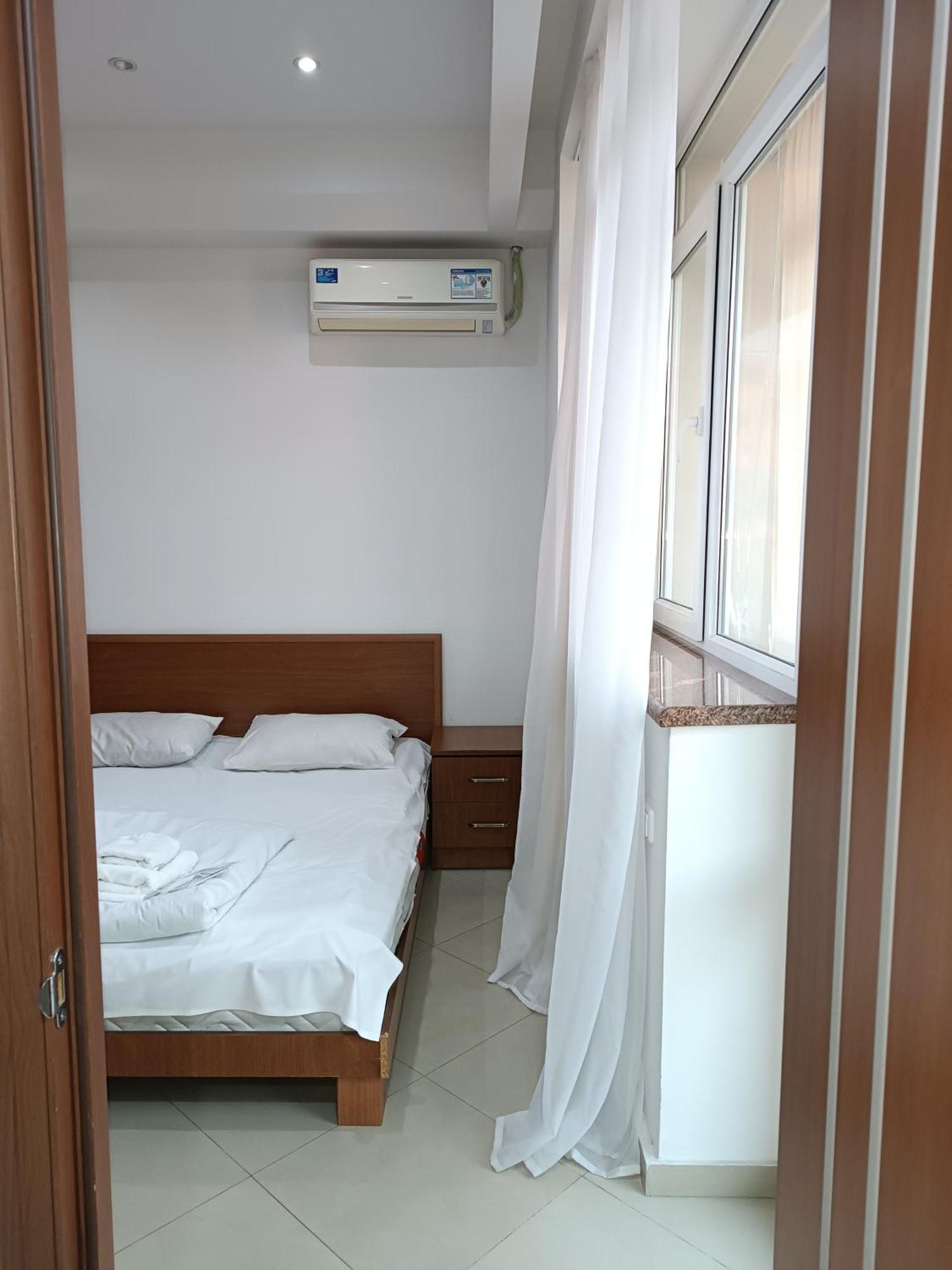 Rent Inn Yerevan On Sakharov Square Extérieur photo