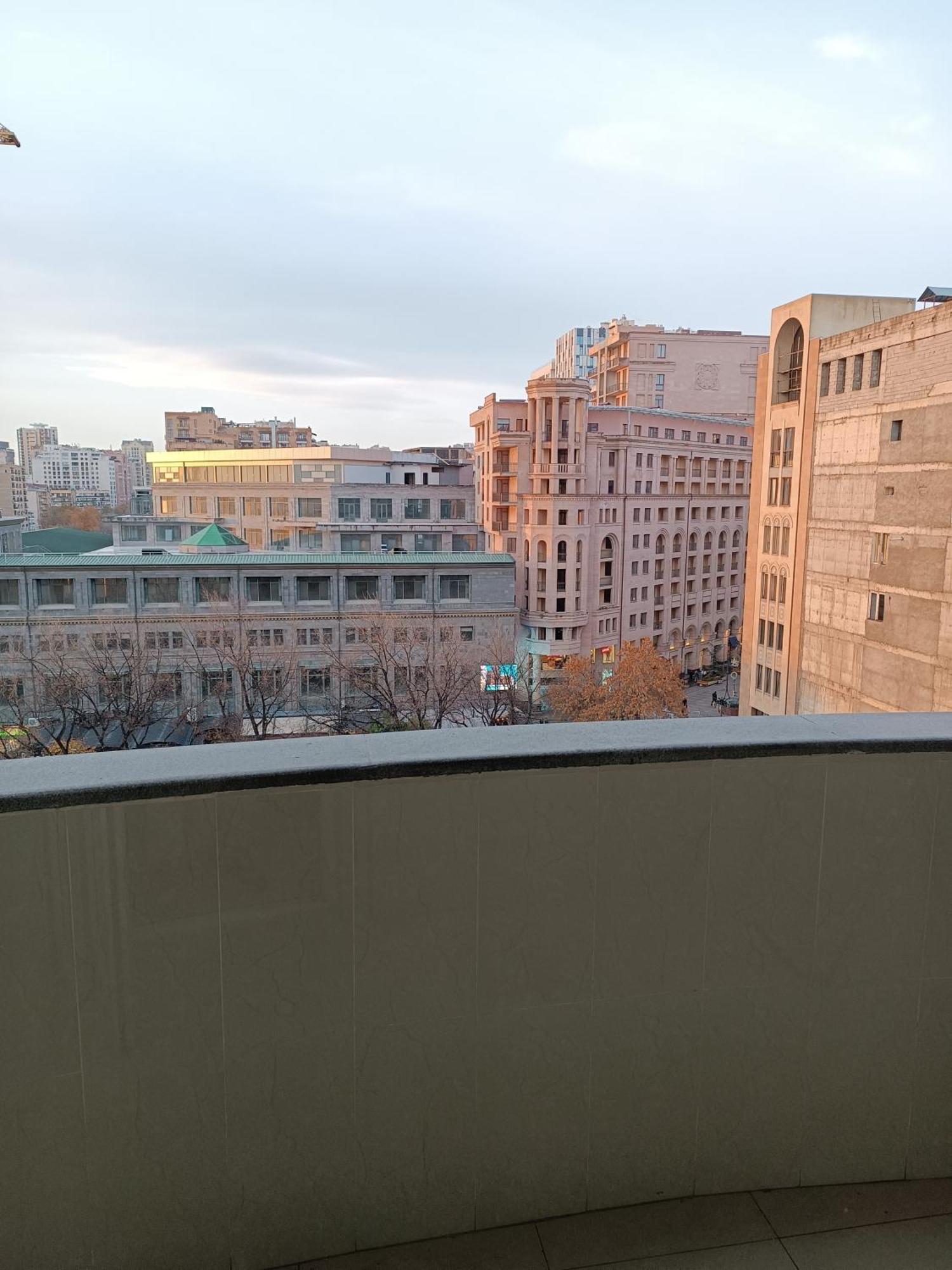 Rent Inn Yerevan On Sakharov Square Extérieur photo