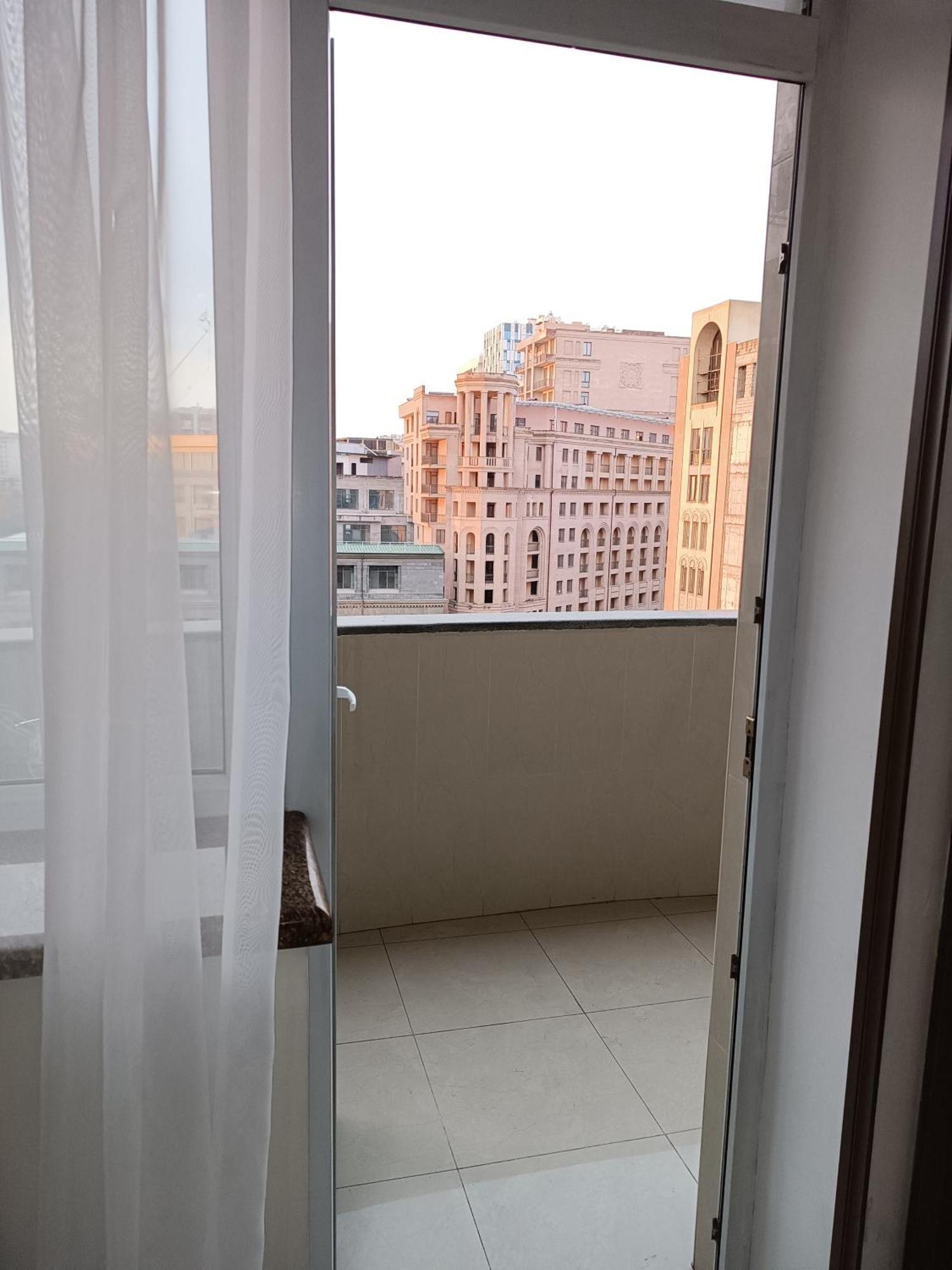 Rent Inn Yerevan On Sakharov Square Extérieur photo