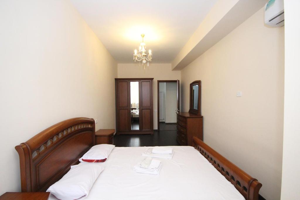 Rent Inn Yerevan On Sakharov Square Chambre photo