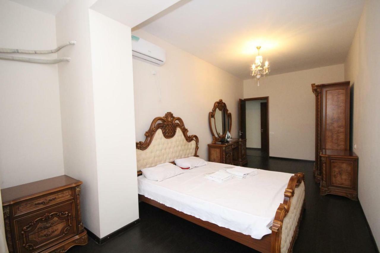 Rent Inn Yerevan On Sakharov Square Extérieur photo