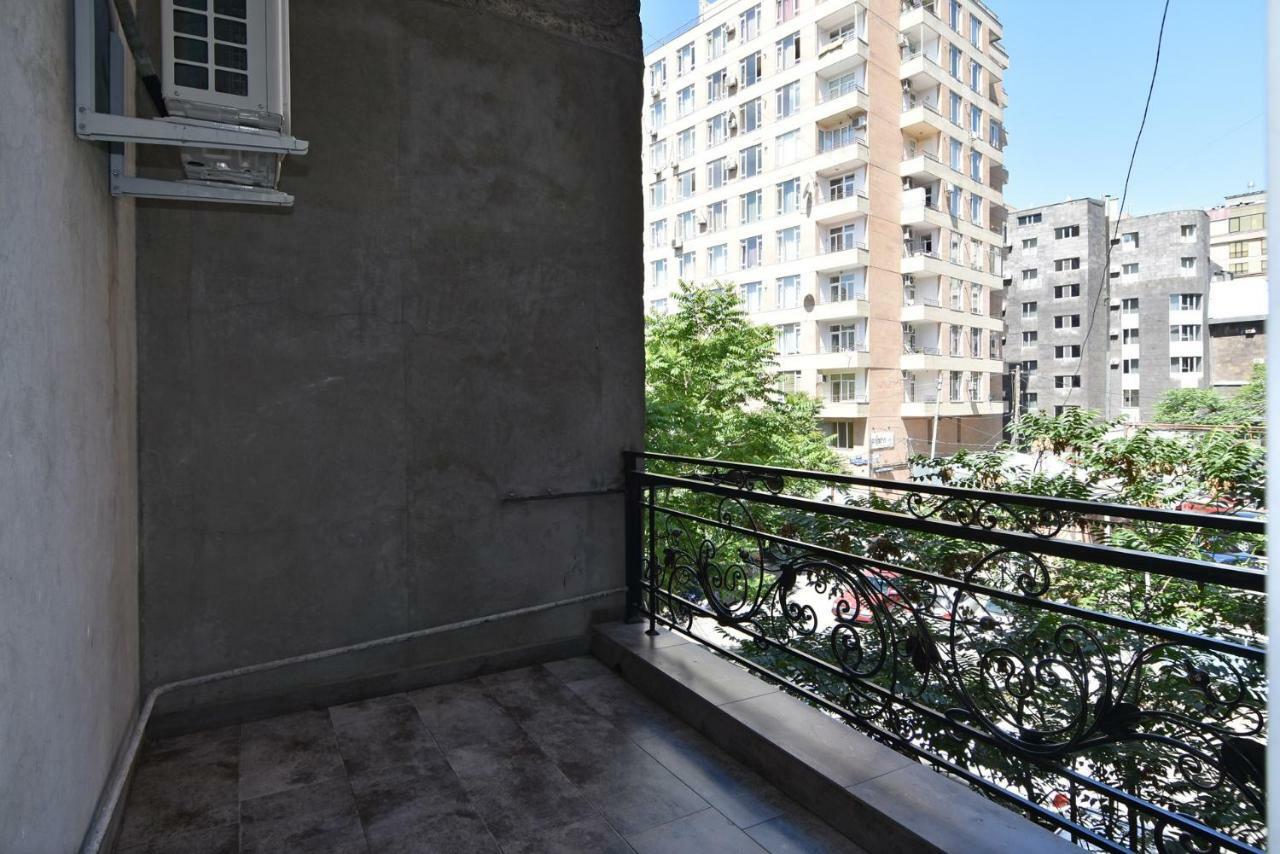 Rent Inn Yerevan On Sakharov Square Extérieur photo