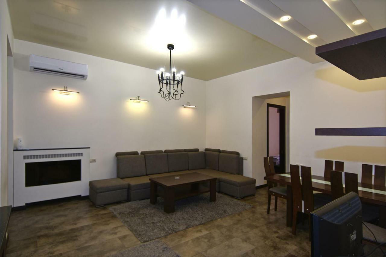 Rent Inn Yerevan On Sakharov Square Extérieur photo