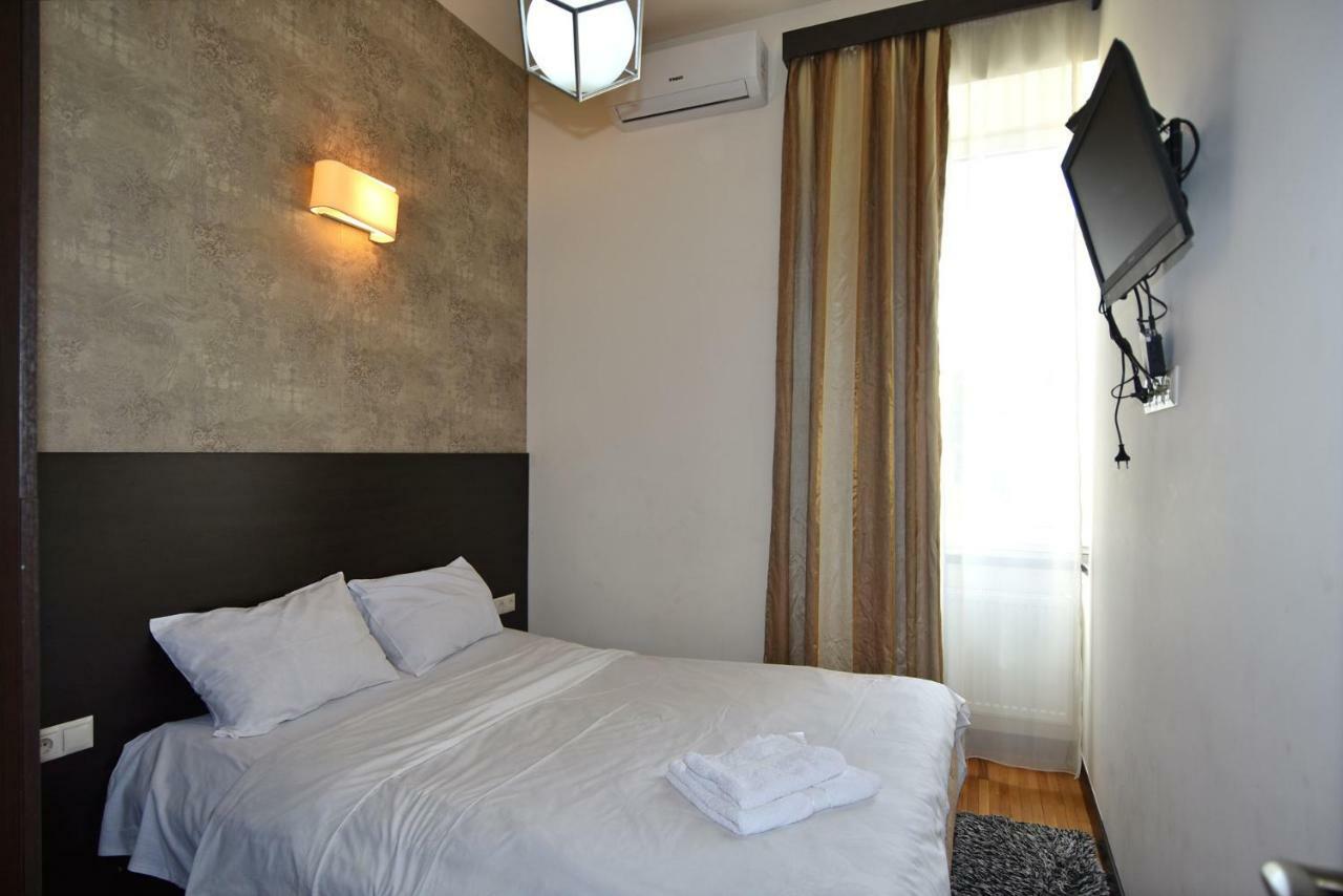 Rent Inn Yerevan On Sakharov Square Extérieur photo